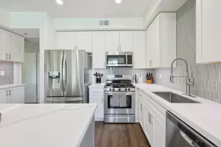 Photo #5: PTP2504137 Listing 