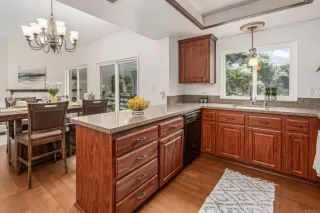 Photo #5: PTP2504220 Listing