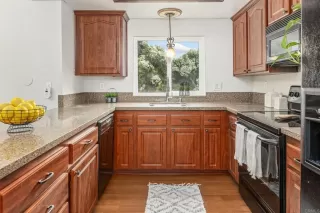 Photo #6: PTP2504220 Listing