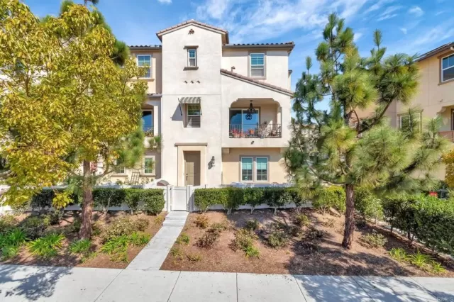 MLS: PTP2504332 Condo For Sale