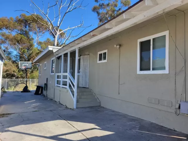 MLS: PTP2504338 Condo For Sale