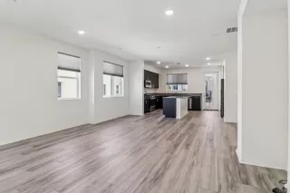 Photo #5: PTP2504413 Listing