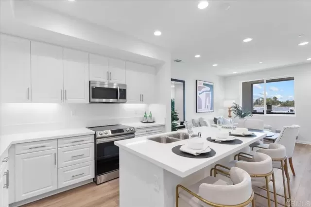 MLS: PTP2504436 Condo For Sale