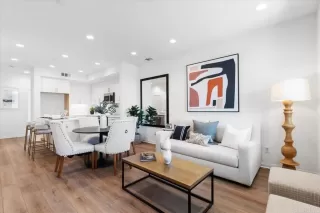 Photo #1: PTP2504436 Listing