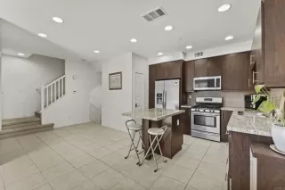 Photo #1: PTP2504478 Listing