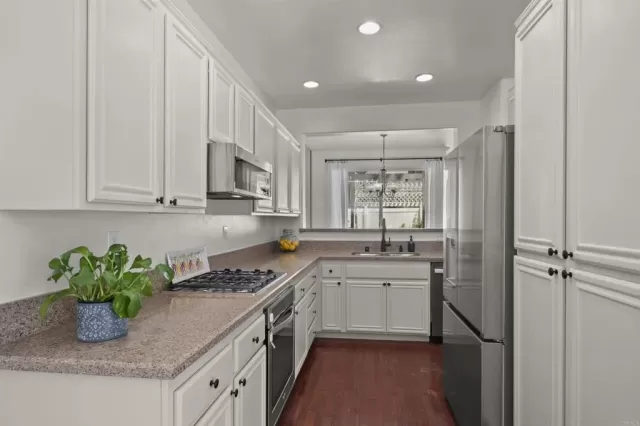 MLS: PTP2504609 Condo For Sale
