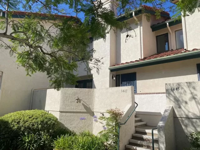 MLS: PTP2504830 Condo For Sale
