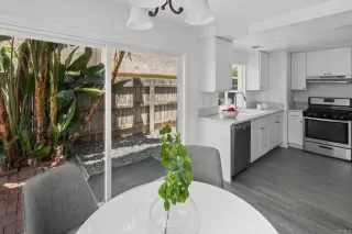 Photo #5: PTP2504860 Listing