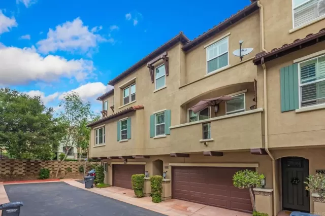 MLS: PTP2504906 Condo For Sale