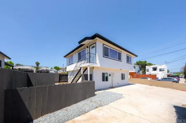 MLS: PTP2505015 Condo For Sale