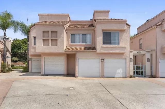 MLS: PTP2505092 Condo For Sale