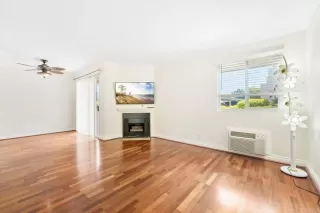 Photo #5: PTP2505227 Listing