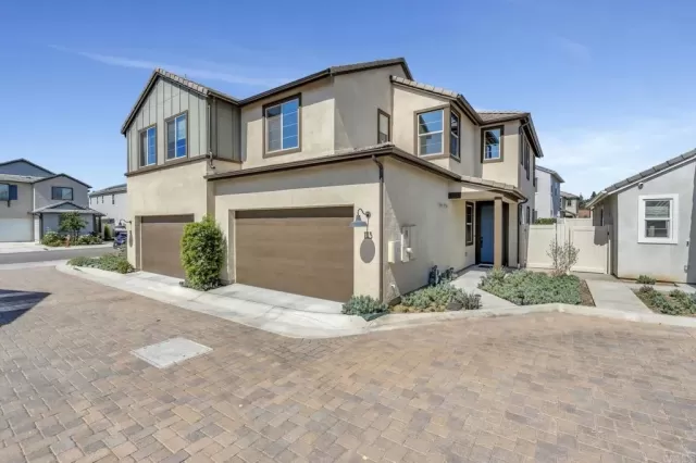 MLS: PTP2505480 Condo For Sale