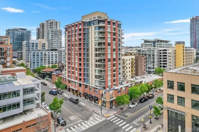 MLS: PTP2505507 Condo For Sale