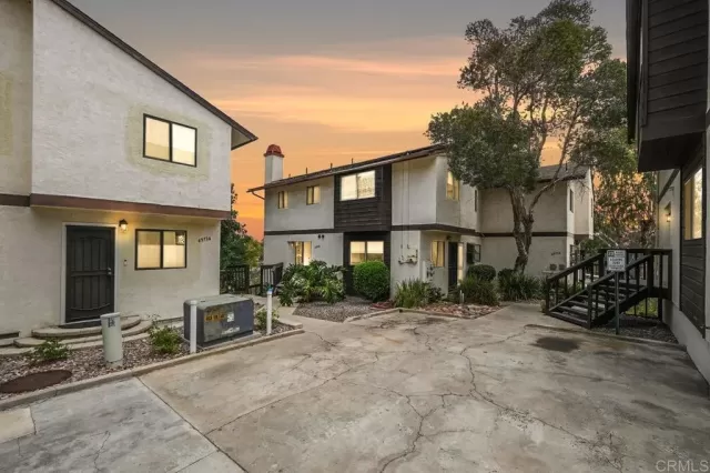 MLS: PTP2505623 Condo For Sale