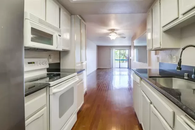 MLS: PTP2505756 Condo For Sale