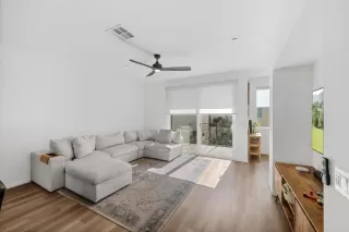 Photo #5: PTP2505880 Listing