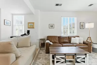 Photo #1: PTP2505883 Listing