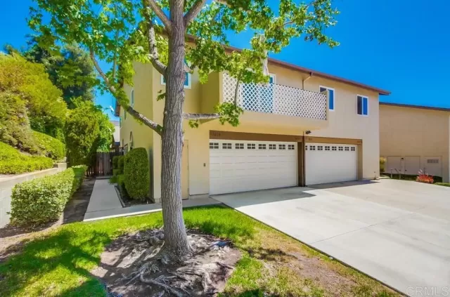 MLS: PTP2505911 Condo For Sale