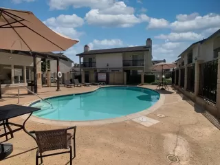 Photo #5: PTP2506095 Listing