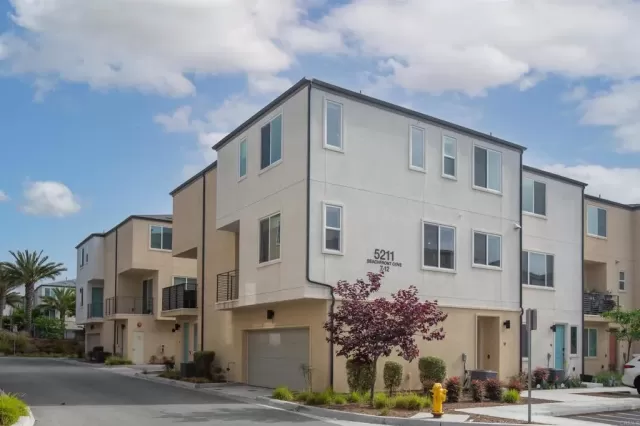 MLS: PTP2506188 Condo For Sale