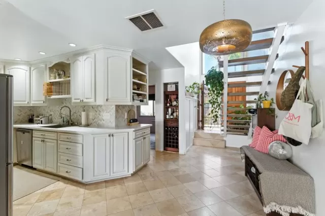 MLS: PTP2506646 Condo For Sale