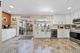 Photo #4: PTP2506877 Listing 