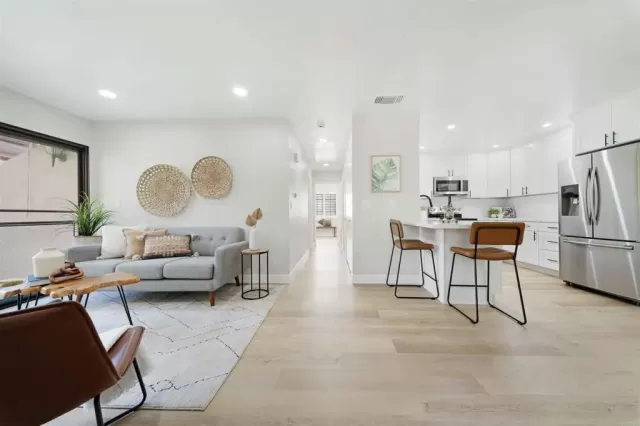 MLS: PTP2506929 Condo For Sale