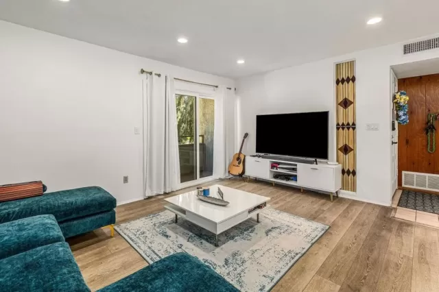 MLS: PTP2507048 Condo For Sale