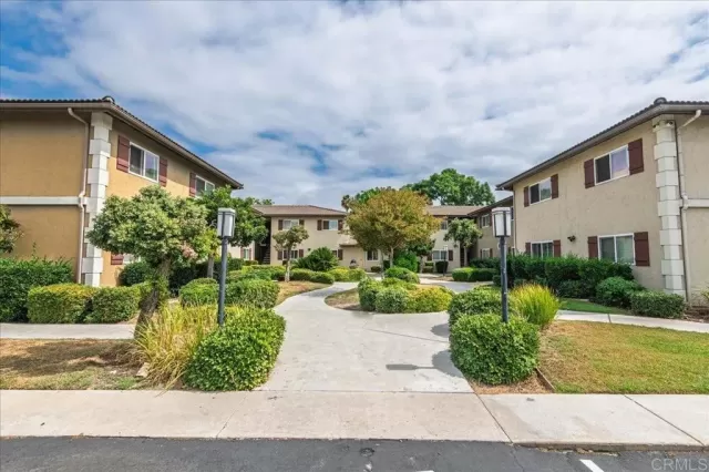 MLS: PTP2507391 Condo For Sale