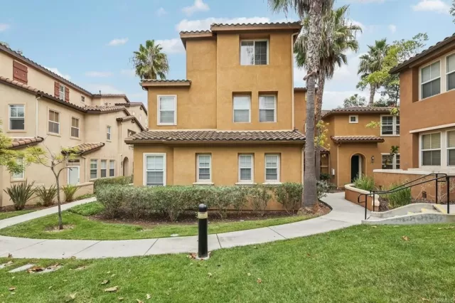 MLS: PTP2507409 Condo For Sale