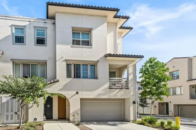 MLS: PTP2507432 Condo For Sale