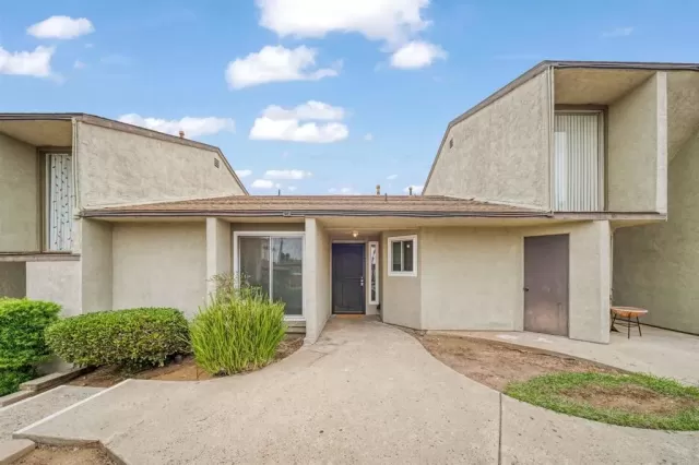 MLS: PTP2507477 Condo For Sale