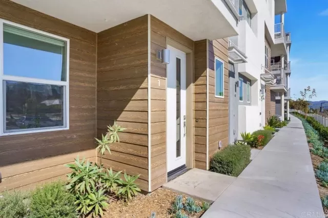 MLS: PTP2507551 Condo For Sale