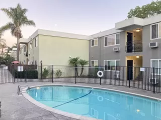 Browse active condo listings in HERITAGE PARK