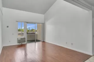 Photo #4: PTP2507831 Listing