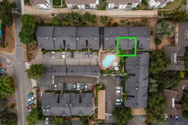 MLS: PTP2507834 Condo For Sale