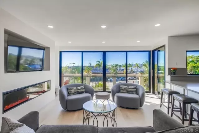 MLS: PTP2507909 Condo For Sale