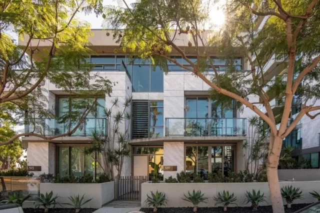 MLS: PTP2507939 Condo For Sale