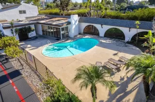 Photo #1: PTP2507944 Listing