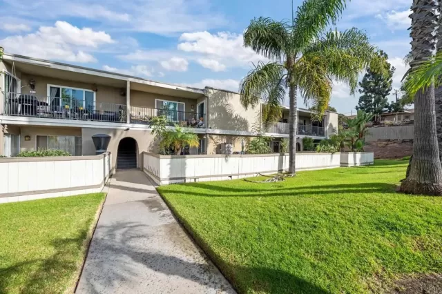 MLS: PTP2508060 Condo For Sale