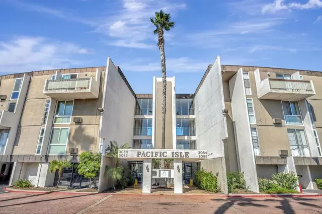 MLS: PTP2508136 Condo For Sale