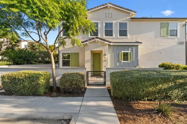 MLS: PTP2508368 Condo For Sale