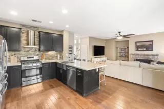 Photo #5: PTP2508607 Listing