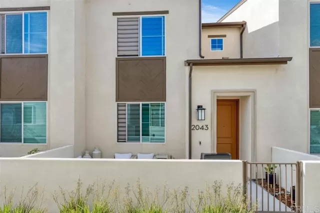 MLS: PTP2508661 Condo For Sale