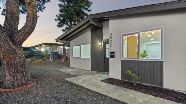 MLS: PTP2508693 Condo For Sale