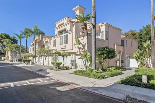 MLS: PTP2508696 Condo For Sale