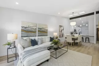 Browse active condo listings in OAKS NORTH