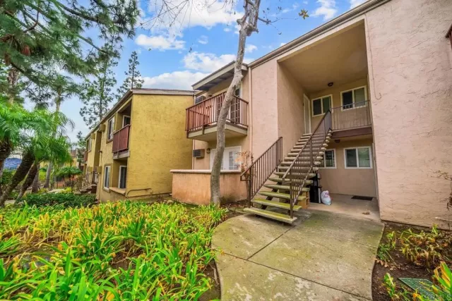 MLS: PTP2508777 Condo For Sale