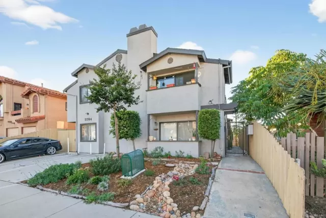 MLS: PTP2508874 Condo For Sale